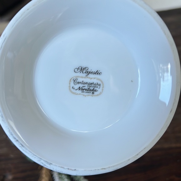 NORITAKE Magestic fine China Vase - 9” - Picture 6 of 7